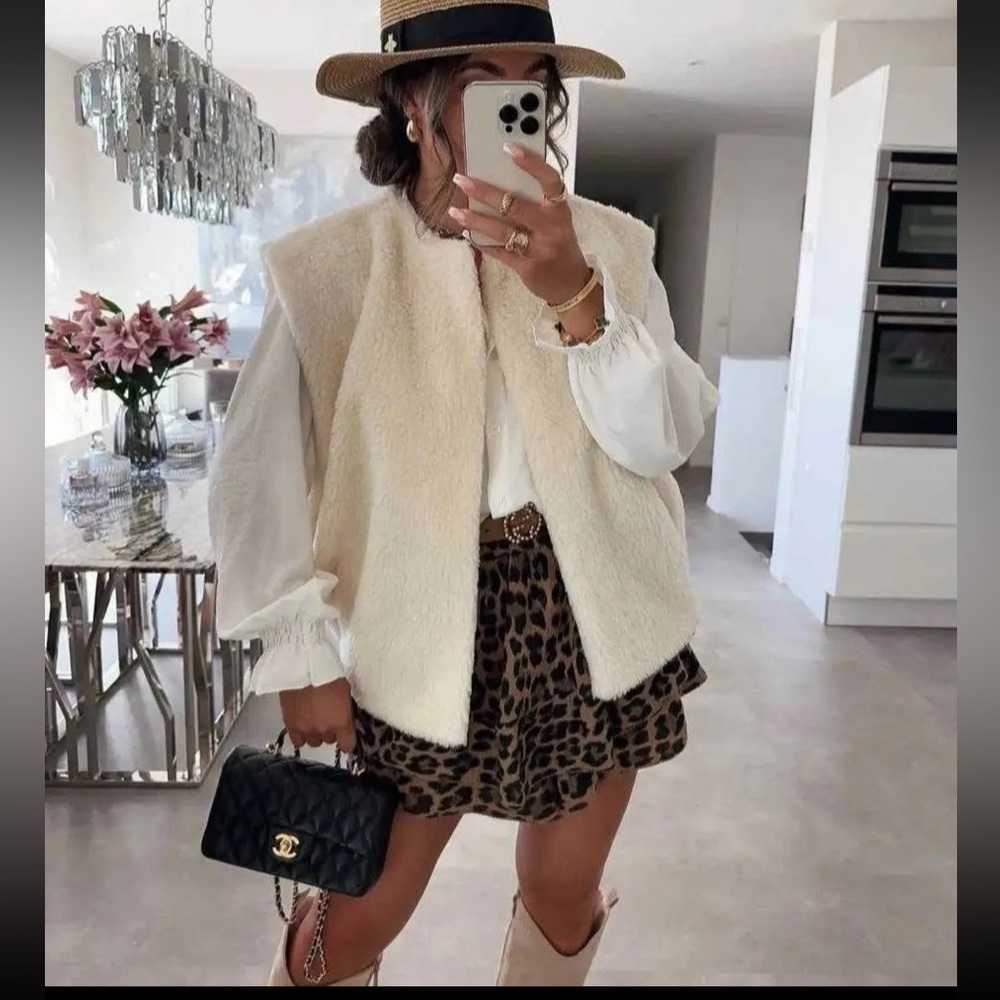 Cream Faux Fur Open-Front Vest - ShopEvelynne